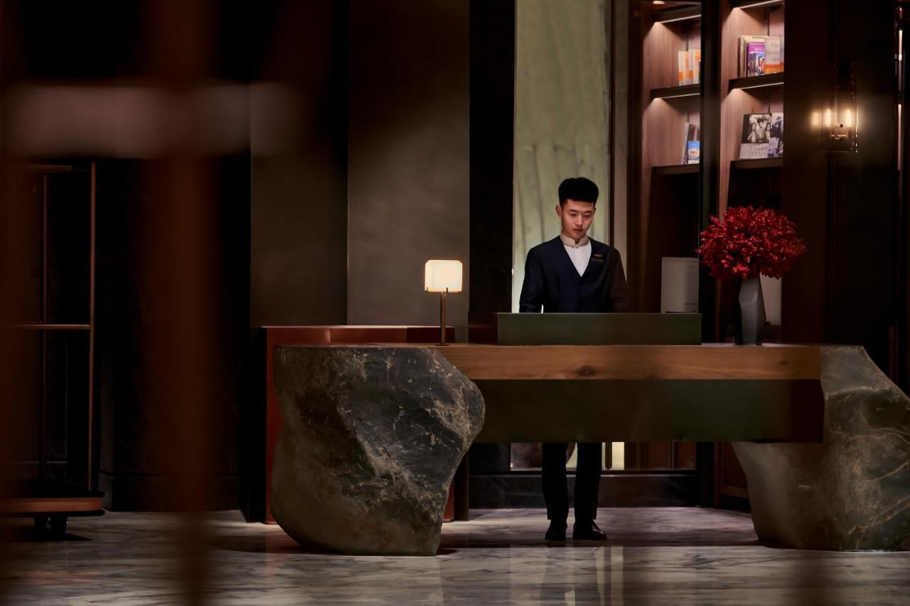 Mumian Beijing Daxing International Airport, Part Of Hyatt Hotel Eksteriør billede Concierge at the Mandarin Oriental, Beijing